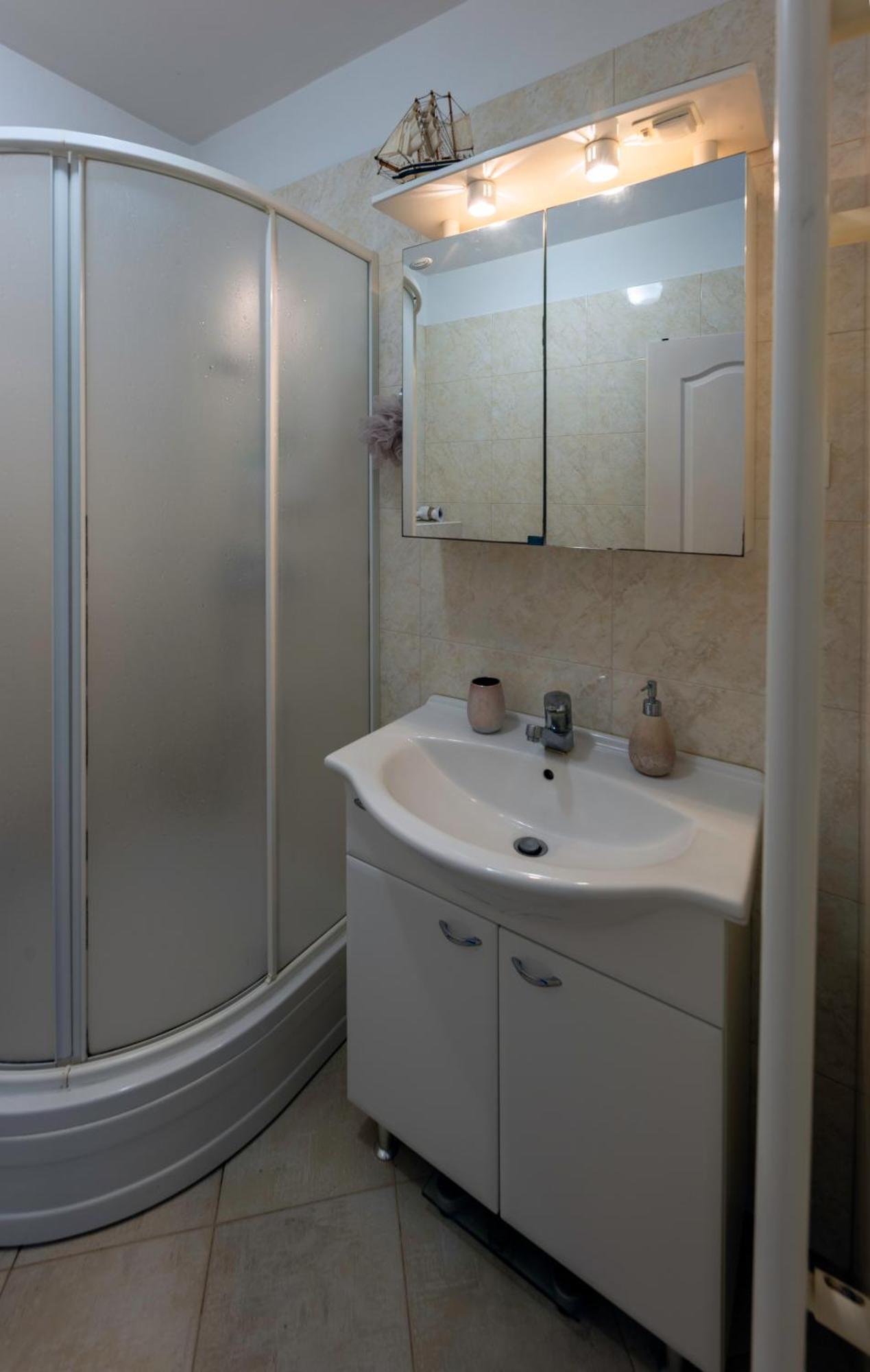 Apartment Anamaria With Seaview ペトルチャネ エクステリア 写真